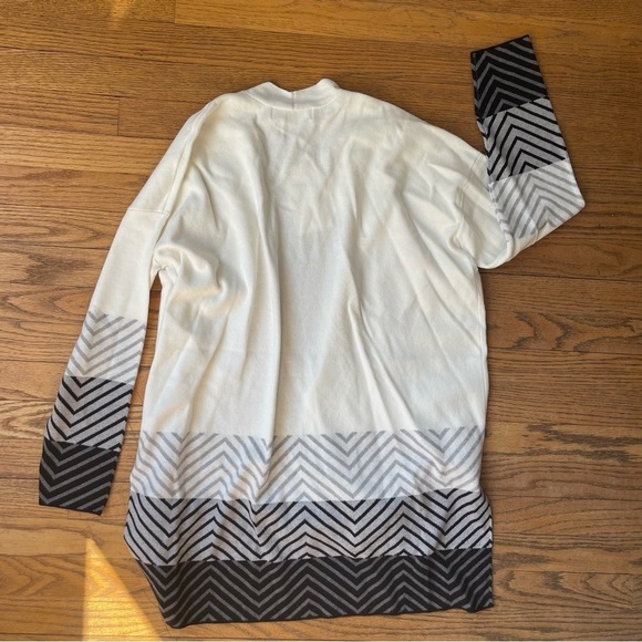 NEw Verve Ami Cuddle Luxe Open Cardigan Duster Black Combo Medium NWT - Picture 5 of 5